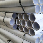 tubos de cartón espiralado blanco